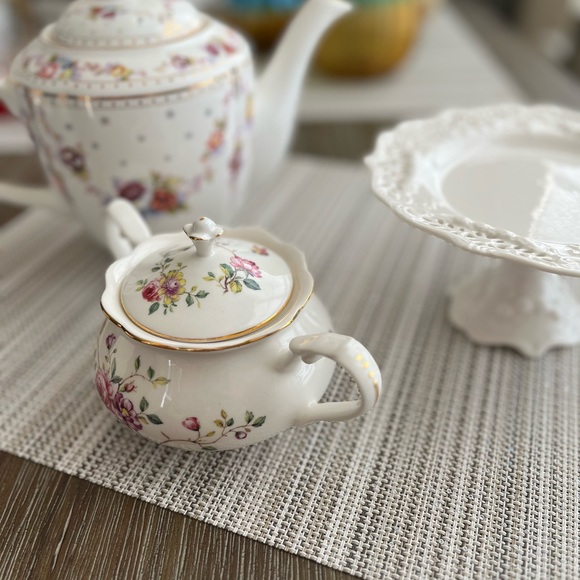 Grace’s Teaware 3 Piece Set - Picture 7 of 7